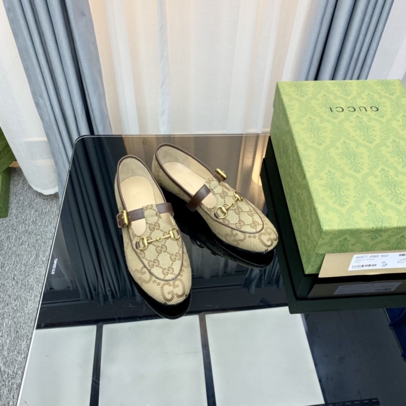 Gucci Flat Shoes